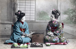 70612-0007 - Women in Kimono