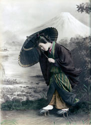 80129-0050 - Woman with Parasol