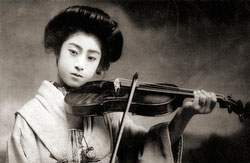 80131-0010 - Woman with Violin