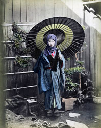 80302-0078-PP - Woman with Parasol
