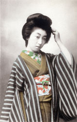 110707-0004 - Woman in Kimono