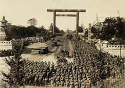 120821-0028 - Troops at Yasukuni