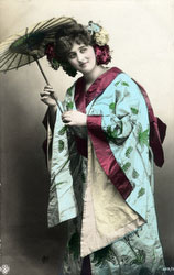 130125-0044 - Western Woman in Kimono