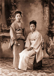 130126-0012 - Women in Kimono
