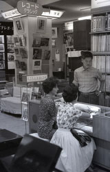 160101-0017-BR - Tokyo Record Store