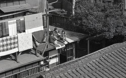 160101-0038-BR - Children on Tokyo Roof