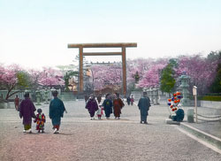 160201-0027 - Yasukuni Shinto Torii