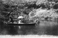 160906-0021 - Women in a Boat