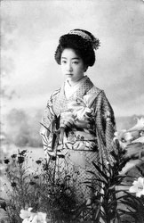 70111-0003 - Woman in Kimono